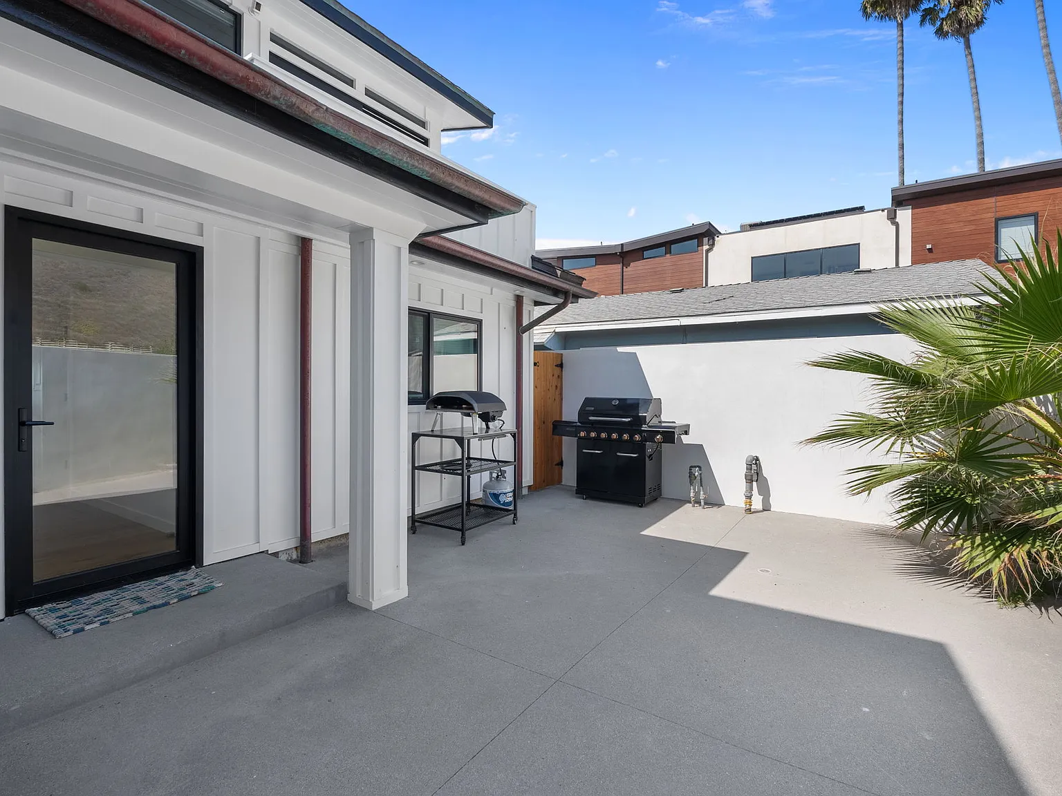 4 bed, 2300 sqft, $20,000 — Photo 4