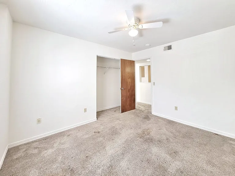 2360 SW Archer Rd #505 — Photo 15