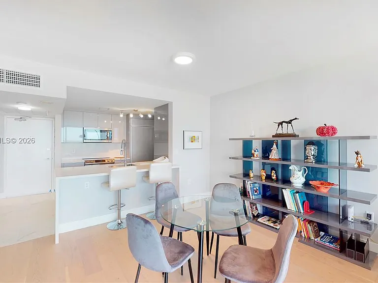10275 Collins Ave #724 — Photo 3