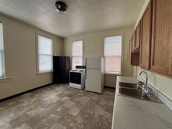 2nd image of 611 Ohio St #611