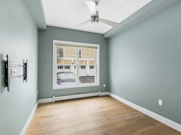 43 Cornwall St #B — Photo 14