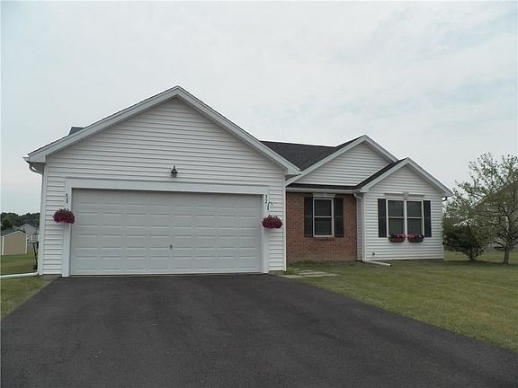 2nd image of 32 Bolton Trl