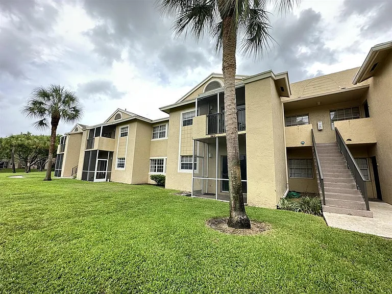 800 Cypress Park Way #M — Photo 1