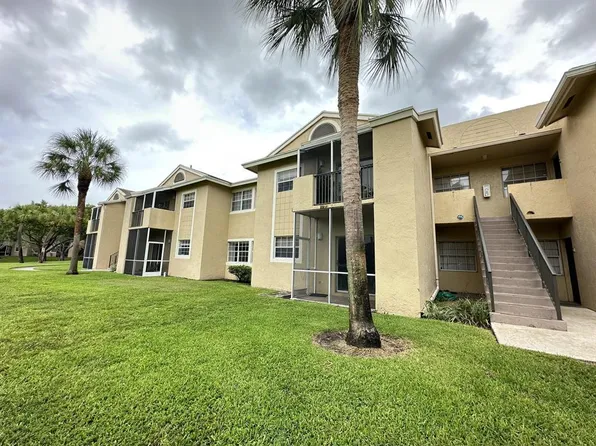 800 Cypress Park Way, Pompano Beach, FL