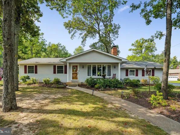 1496 Heron Rd, Pasadena, MD 21122