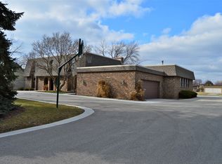 760 86th St, Downers Grove, IL 60516