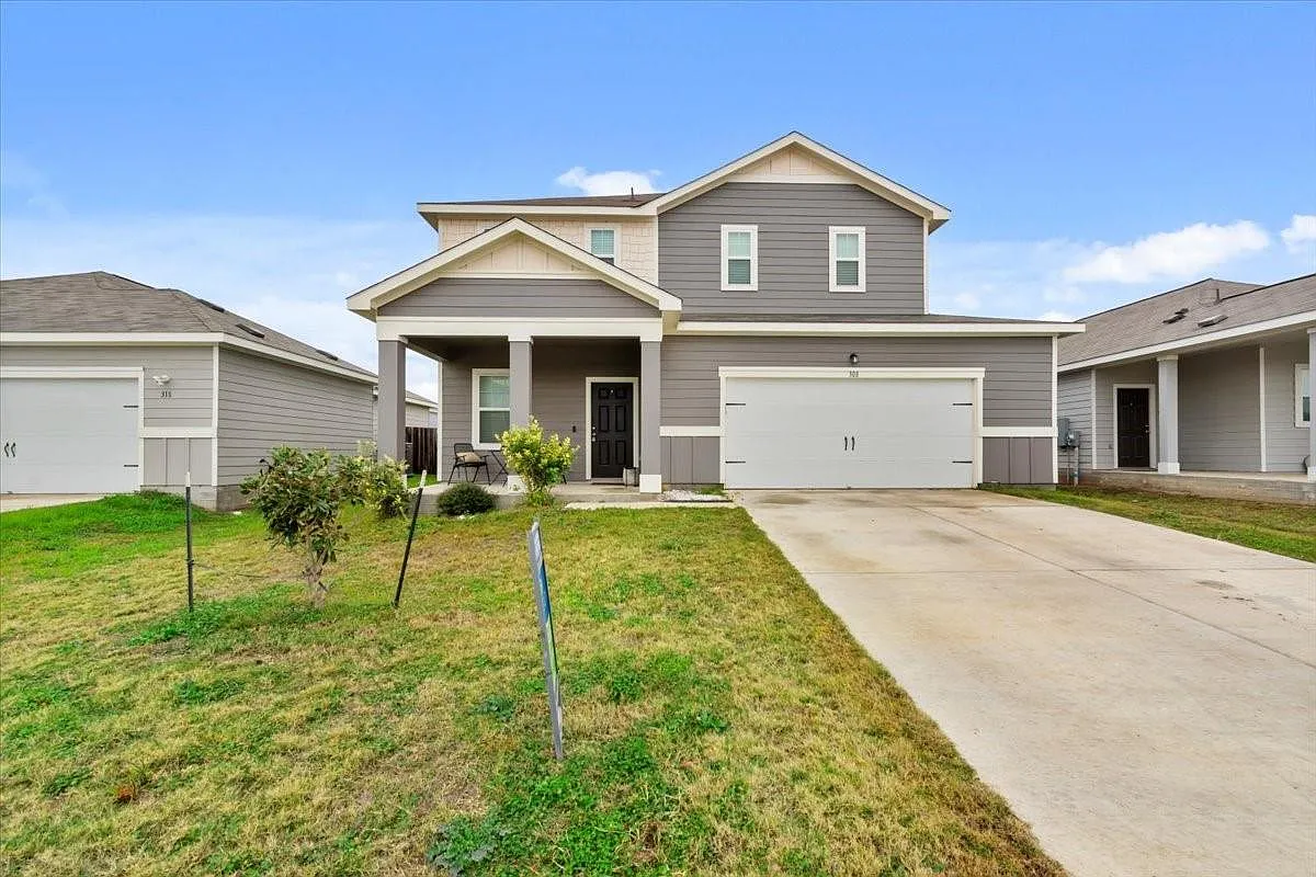 3 bed, 2.5 bath, 2041 sqft, $2,100 — Photo 1