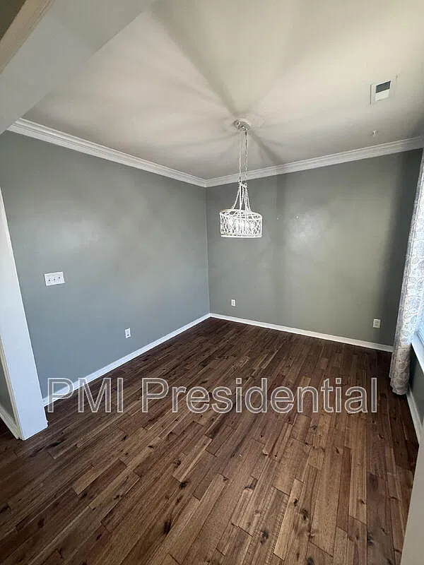 4 bed, 3.0 bath, 2289 sqft, $3,100 — Photo 3