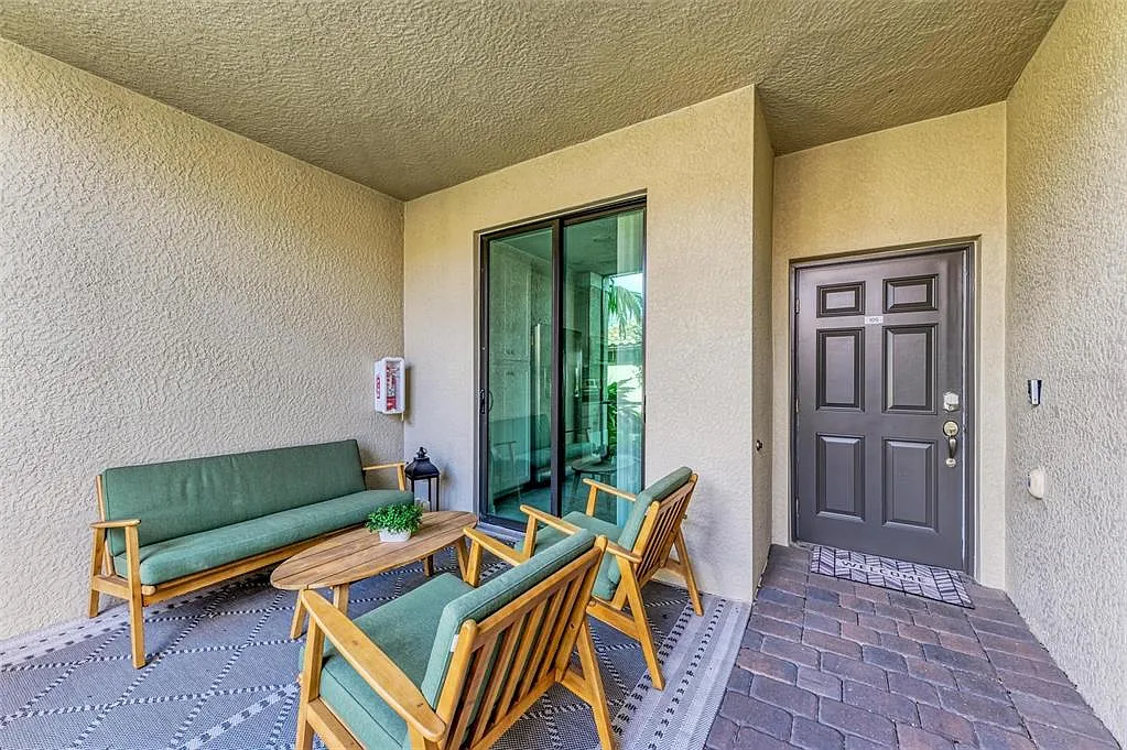 2 bed, 2.0 bath, 1329 sqft, $3,100 — Photo 3