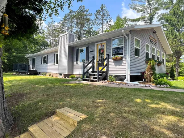 510 S Krogdahl Ln, Gwinn, MI 49841
