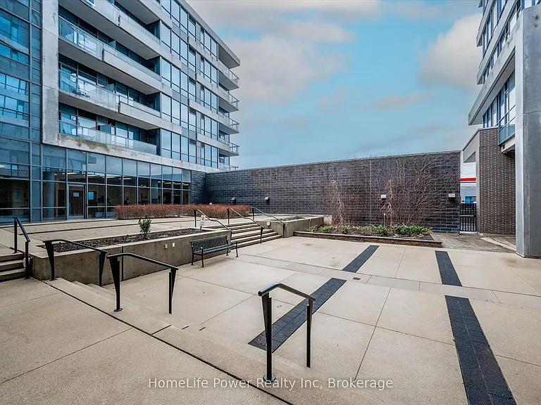 1 Hurontario St #1201 — Photo 9