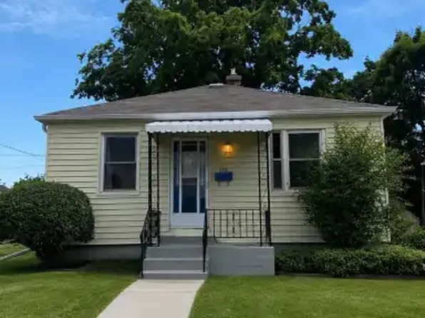 564 Hamilton St #1A, Peterborough, ON K9J 4C1