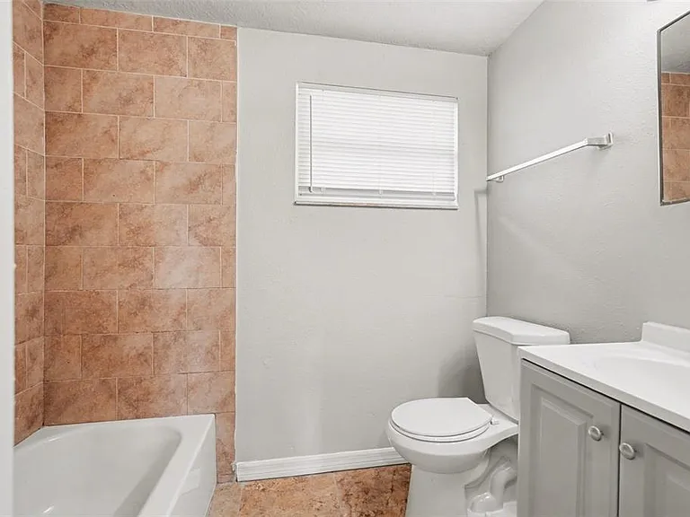 4923 S 82nd St — Photo 22