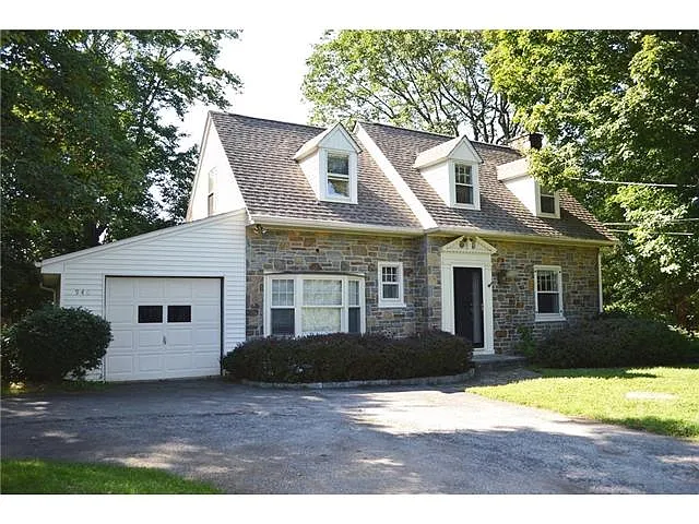 940 Sharpless Rd photo 1