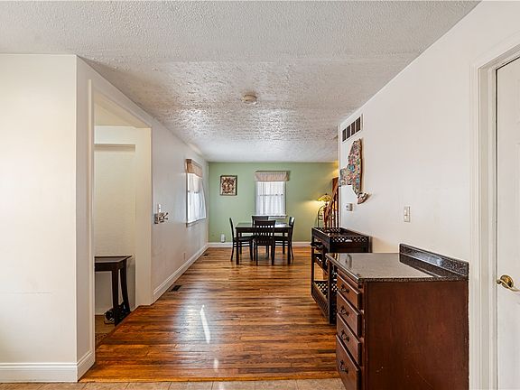 5th image of 347 Fetzner Rd