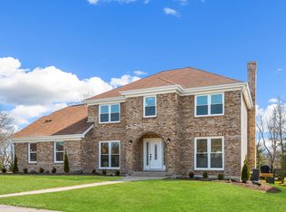 681 Alexandria Dr, Naperville, IL 60565