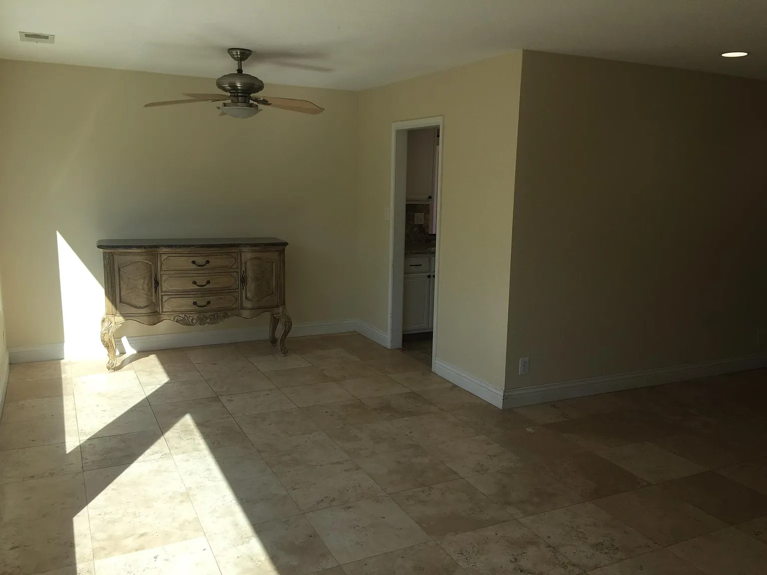 3 bed, 1691 sqft, $2,400 — Photo 4