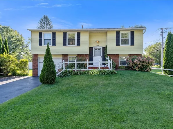 7969 Walnut Pl, Liverpool, NY 13090