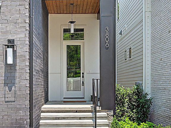 4th image of 3806 Harding Pl
