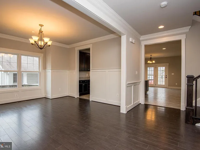 6928 Regent Ln — Photo 10