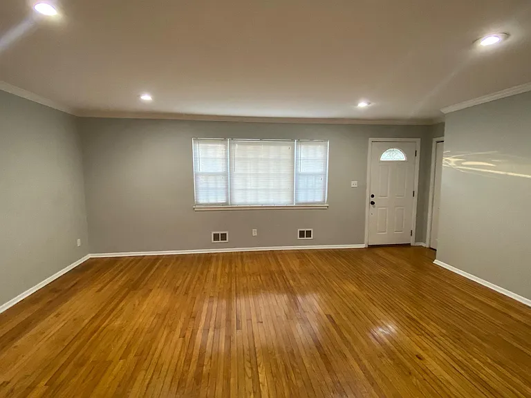 71 Hardwick Dr — Photo 2
