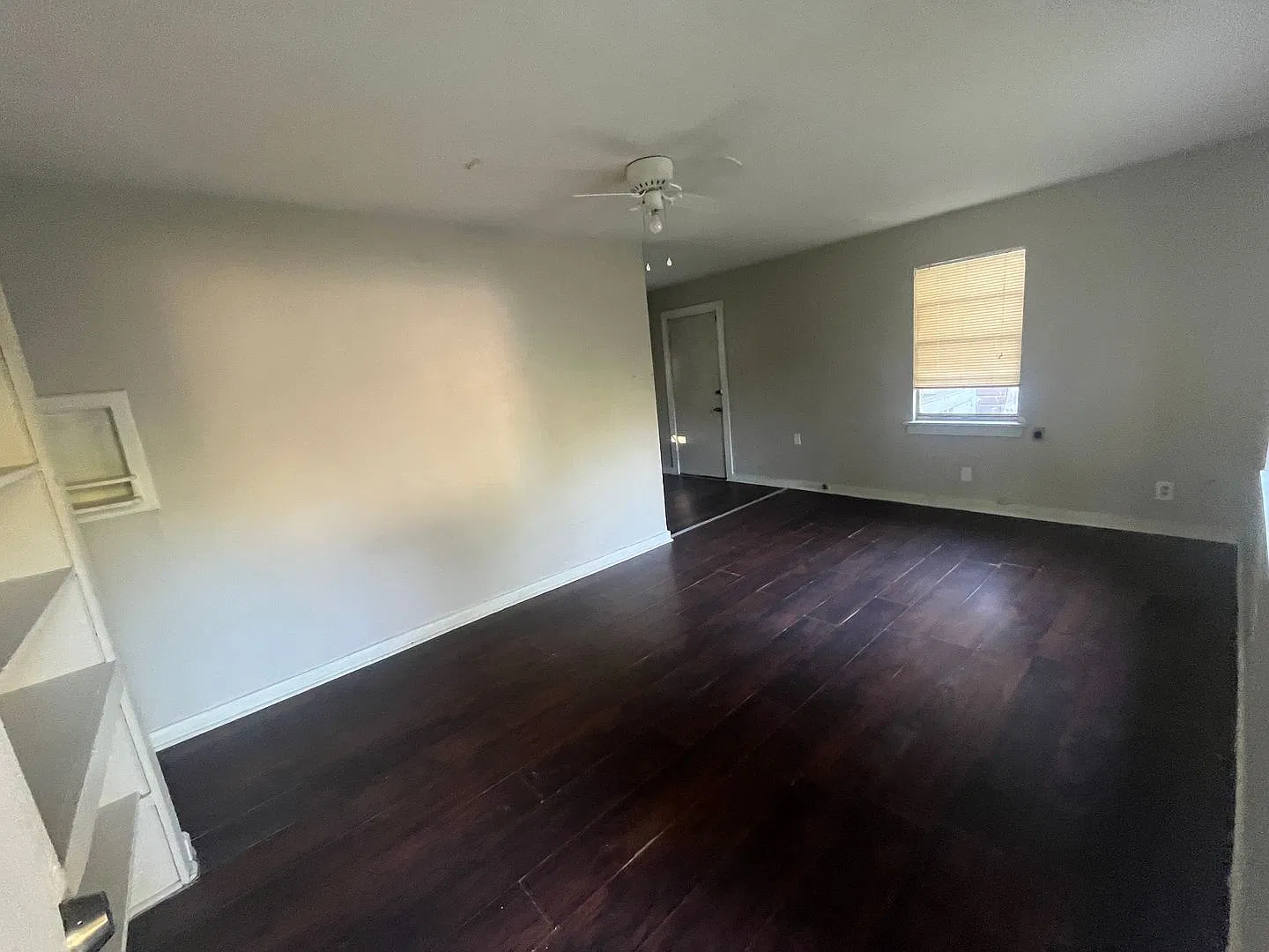 cute little 1 bed 1 bath home — Photo 2