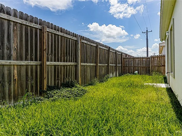 5808 Sandpiper Ave — Photo 7