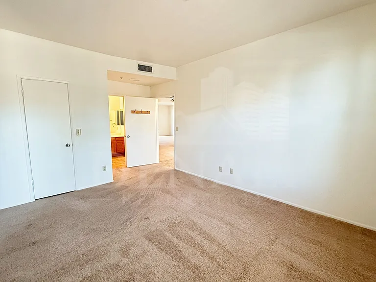 11766 E Becker Ln — Photo 12