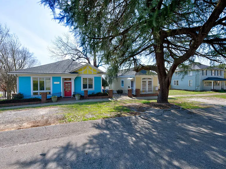 728 Blanding St — Photo 36