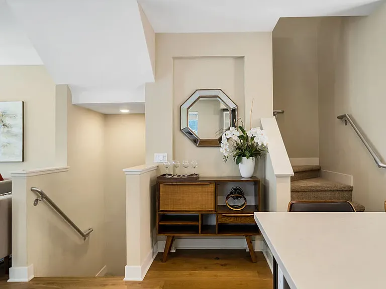 6746 Gill Way — Photo 9