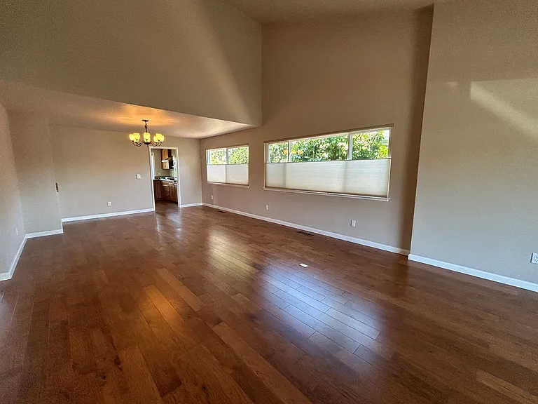 329 Oak Leaf Cir — Photo 4