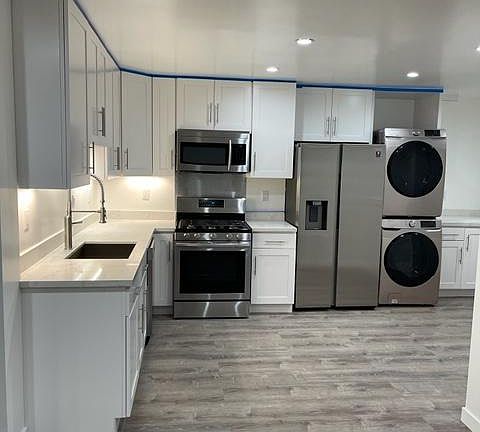 5th image of 109 Eureka St