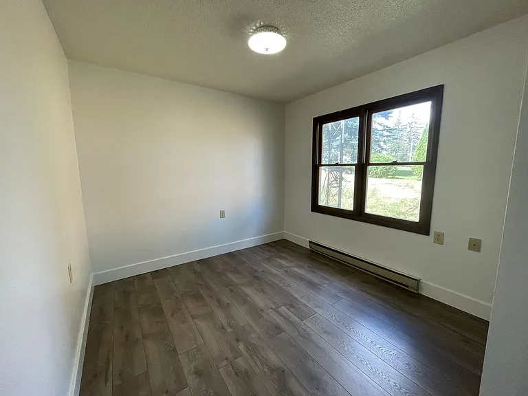 505 Barclay St — Photo 10