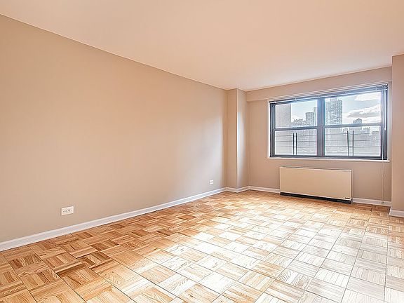 3rd image of 305 E 86th St #3JE