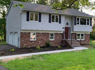 6 Koosman Dr, Leonardo, NJ 07737