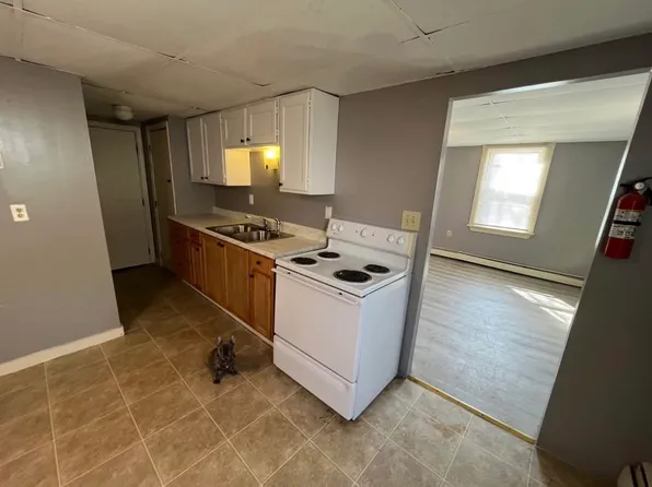 14 Joy St #2, Pittsfield, NH 03263