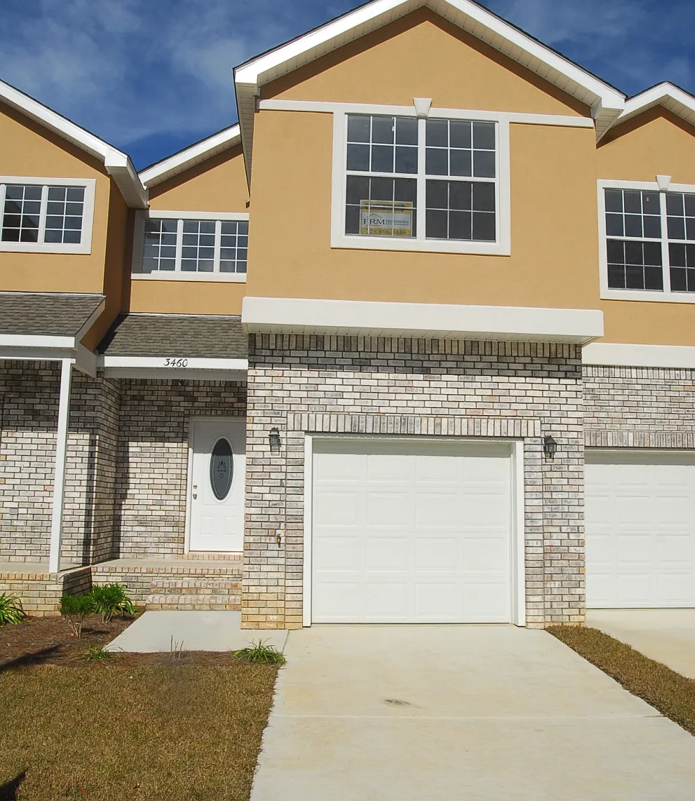 3 bed, 2.5 bath, 1460 sqft, $1,600 — Photo 1