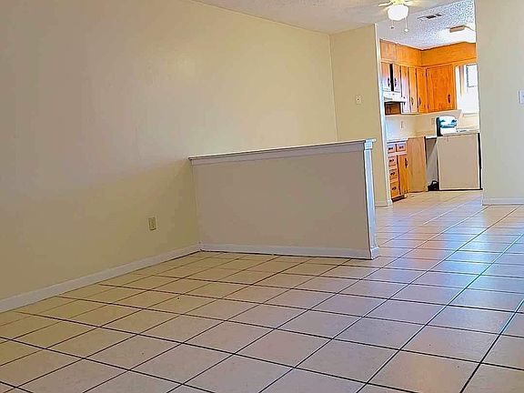 5th image of 561B S 61st Ave