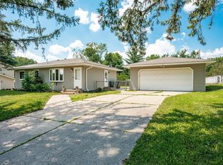4017 Mica Trl, Eagan, MN 55122