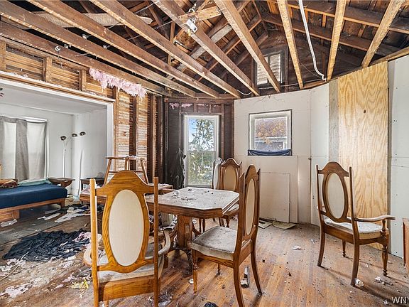 5th image of 919 Cedar Ave