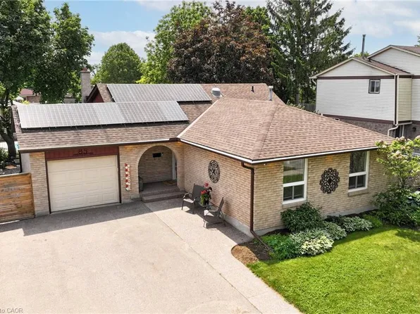 85 Pathfinder Cres, Kitchener, ON N2P 1S2