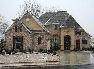 318 Bevly Lake Dr, Bossier City, LA 71111