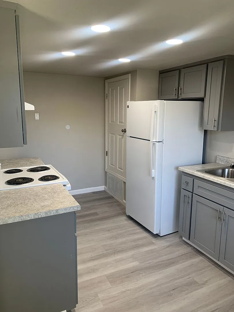 Dry Creek Apartments — Photo 4