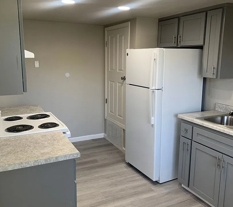 Dry Creek Apartments