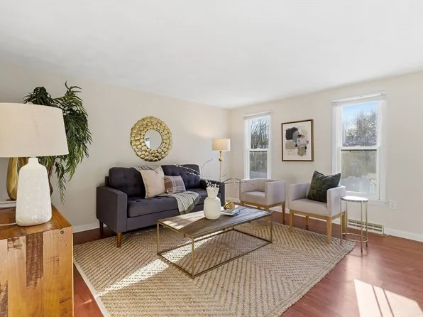 80 Swan St Unit 223, Lowell, MA 01852