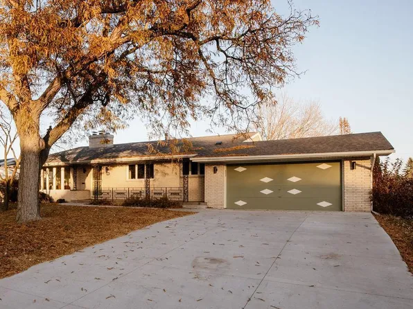 3213 Skycroft Dr, Saint Anthony, MN 55418