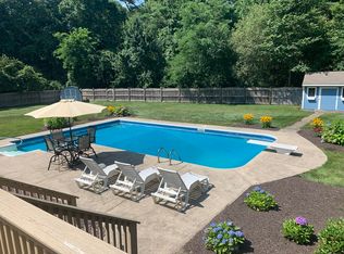 161 County Rd, Plympton, MA 02367