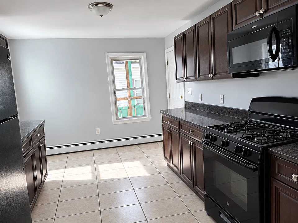 44 Lilley Ave #2