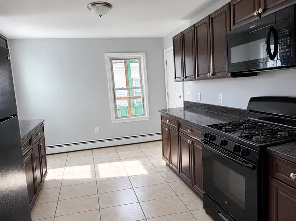 44 Lilley Ave #2, Lowell, MA 01850