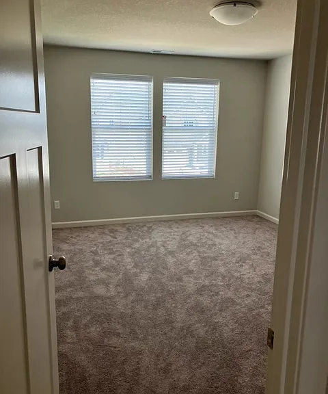 secondary bedroom B facing street